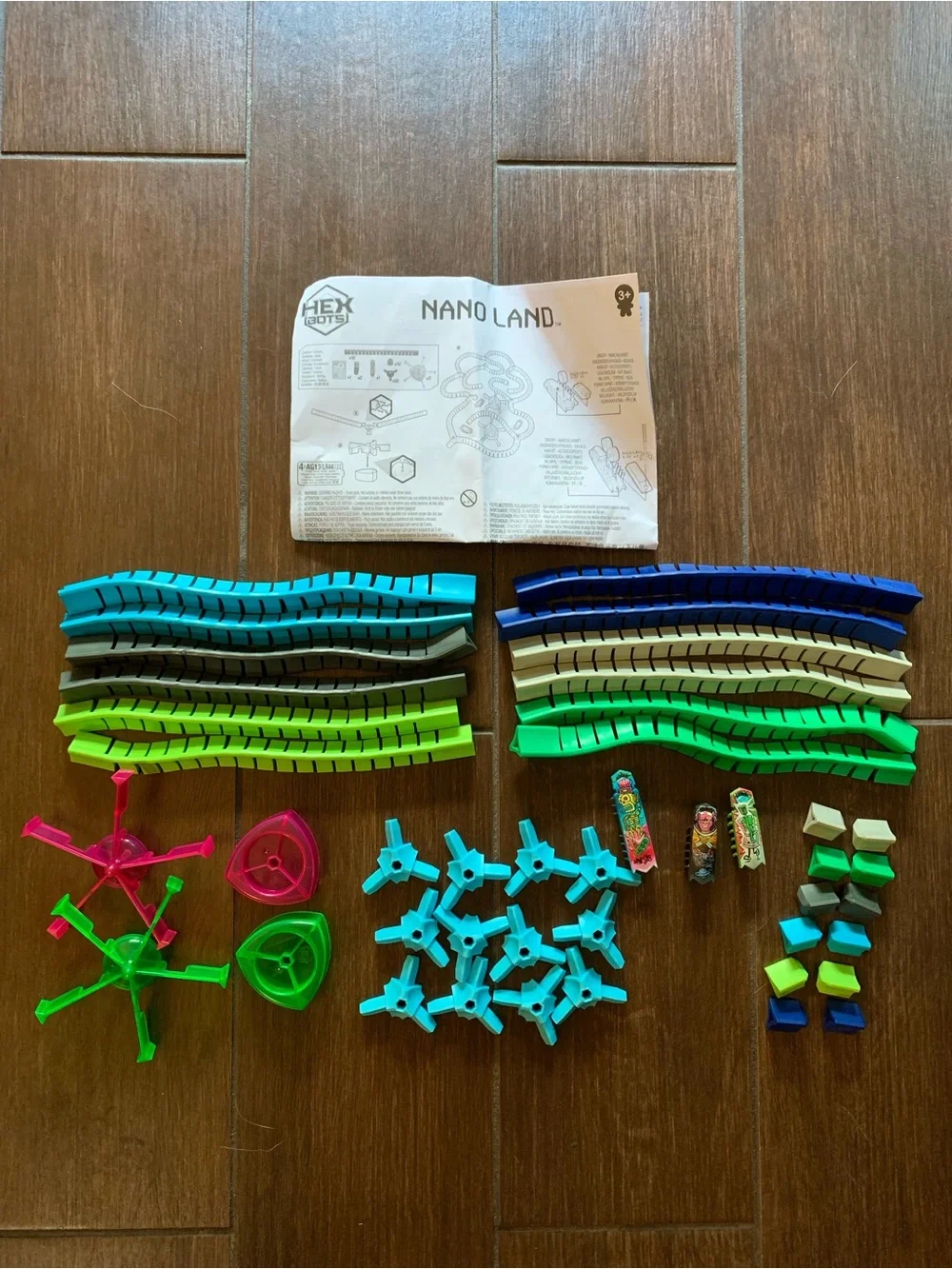 HEX Bots Nano Land Playset W/ 3 Nano Bots, 40+ Pieces Complete